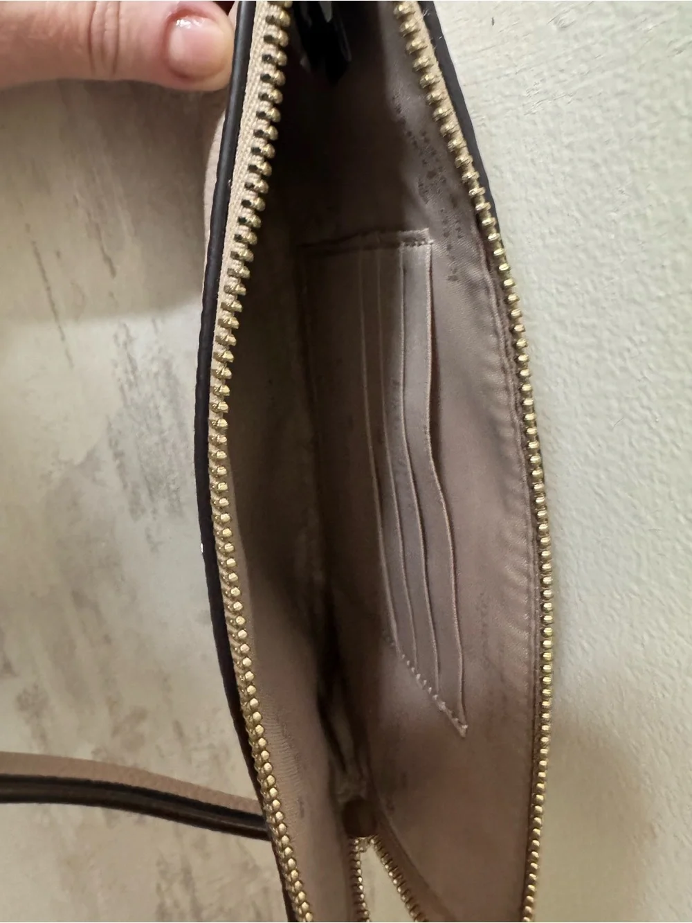 Kate Spade Pebbled Leather Wristlet in Blush Pink